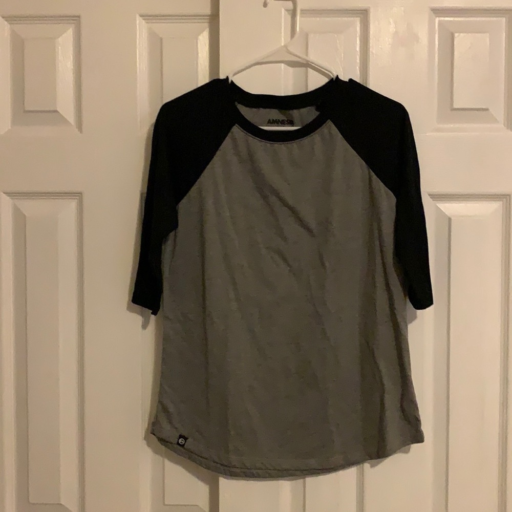 3 for $30♥️Amnesia small size blouse